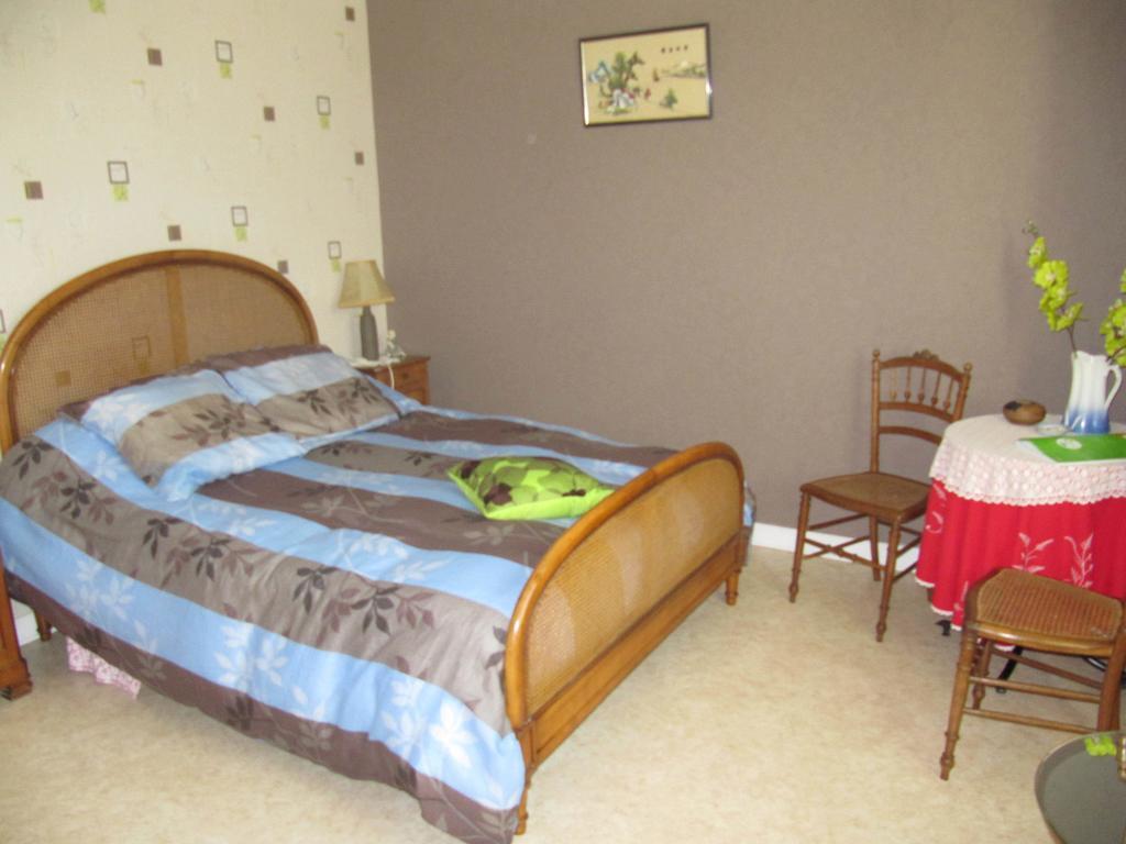 Chambres D'Hotes La Pinderie Val-Couesnon Номер фото